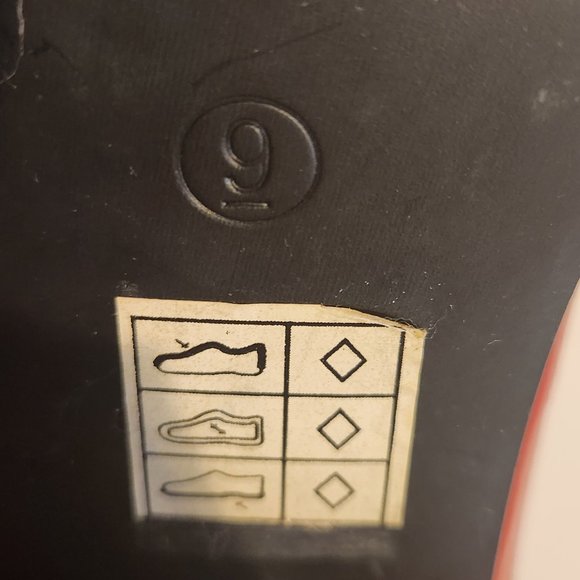 TUK Red Heels Women's Size 9 - Picture 7 of 8